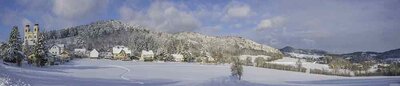 Winter panorama with view to Pankraziburg and church on, Hafnerberg, Altenmarkt an der Triesting, Lower Austria, Austria, Europe || Winterliches Panorama mit Blick zur Pankraziburg und Kirche am, Hafnerberg, Altenmarkt an der Triesting, Niederösterreich,